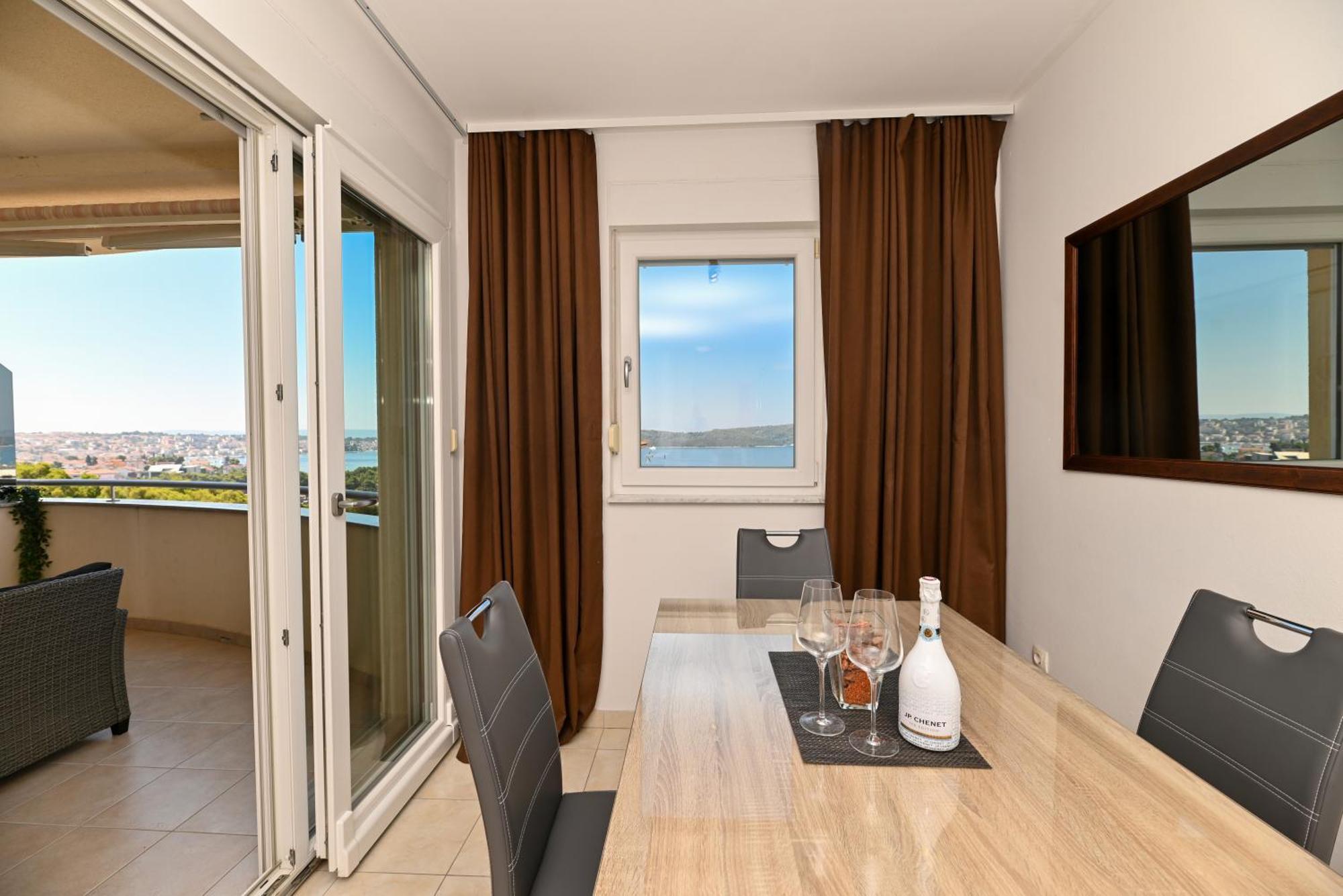 Sunny Place With Sea View โตรกีร์ ภายนอก รูปภาพ