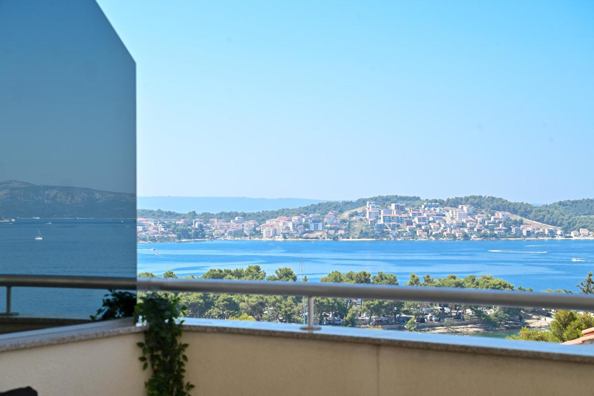 Sunny Place With Sea View โตรกีร์ ภายนอก รูปภาพ
