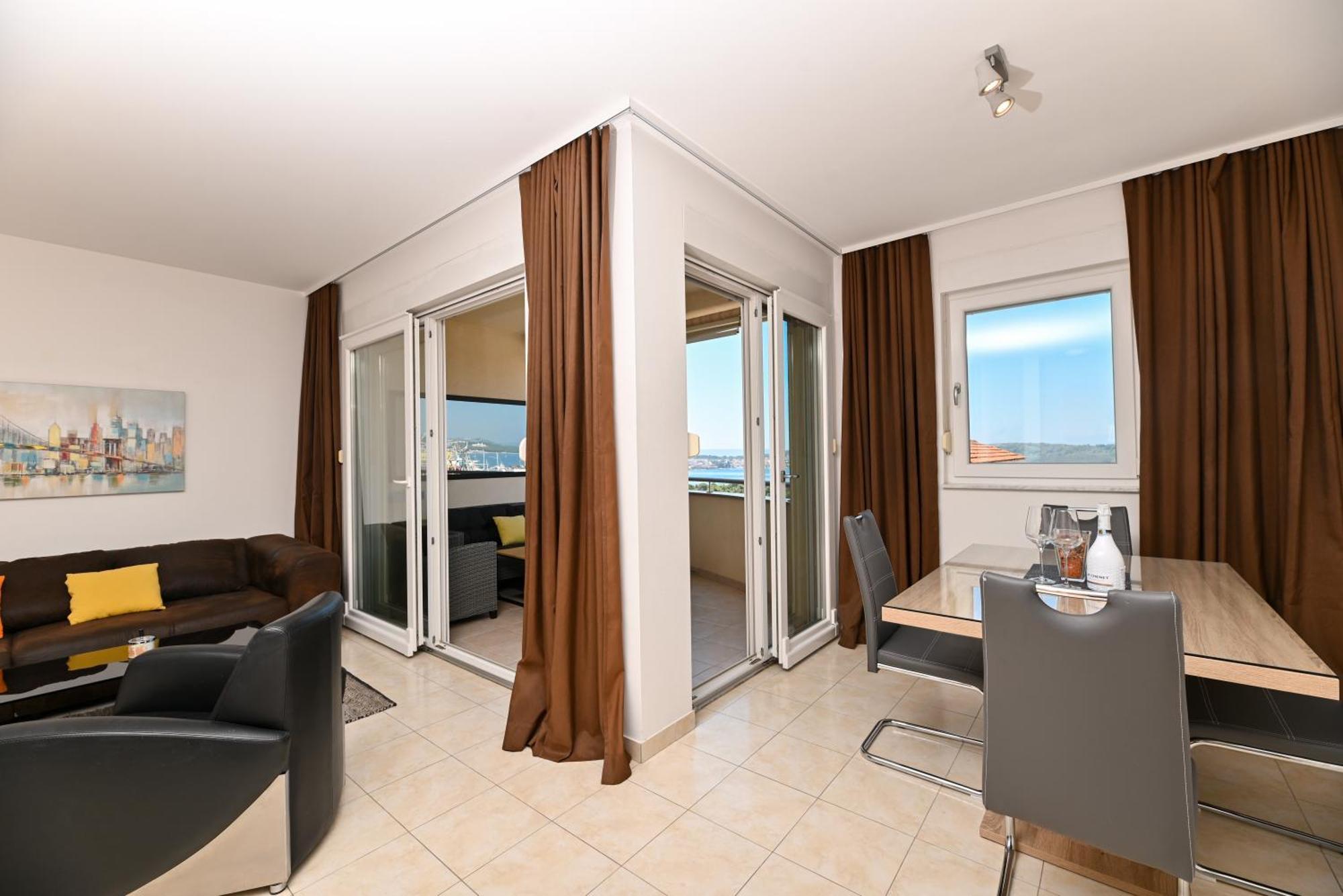 Sunny Place With Sea View โตรกีร์ ภายนอก รูปภาพ