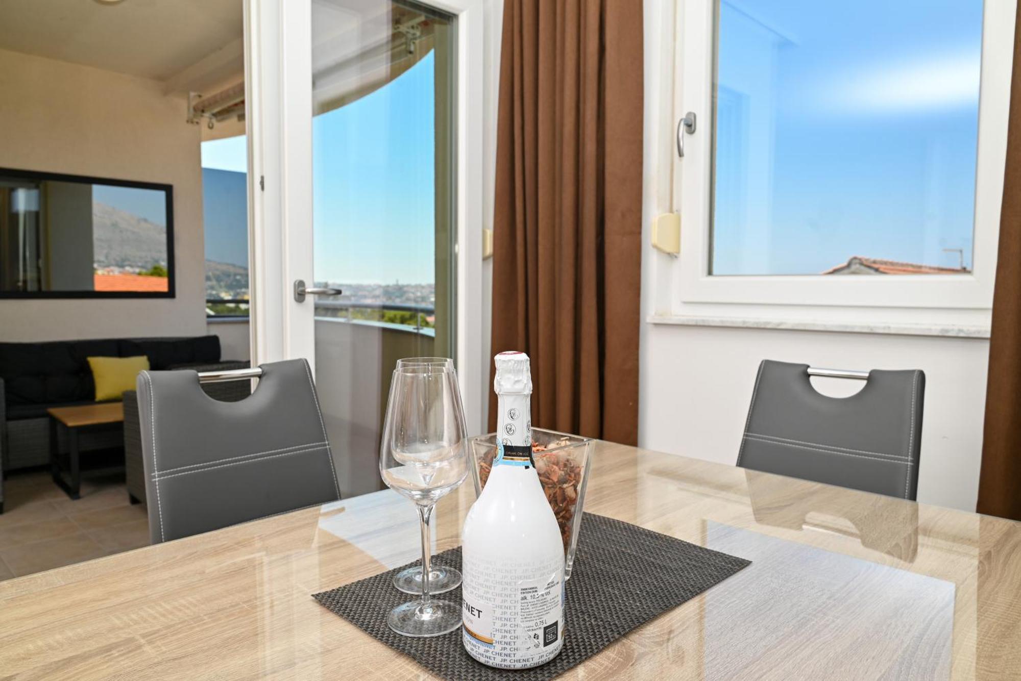 Sunny Place With Sea View โตรกีร์ ภายนอก รูปภาพ