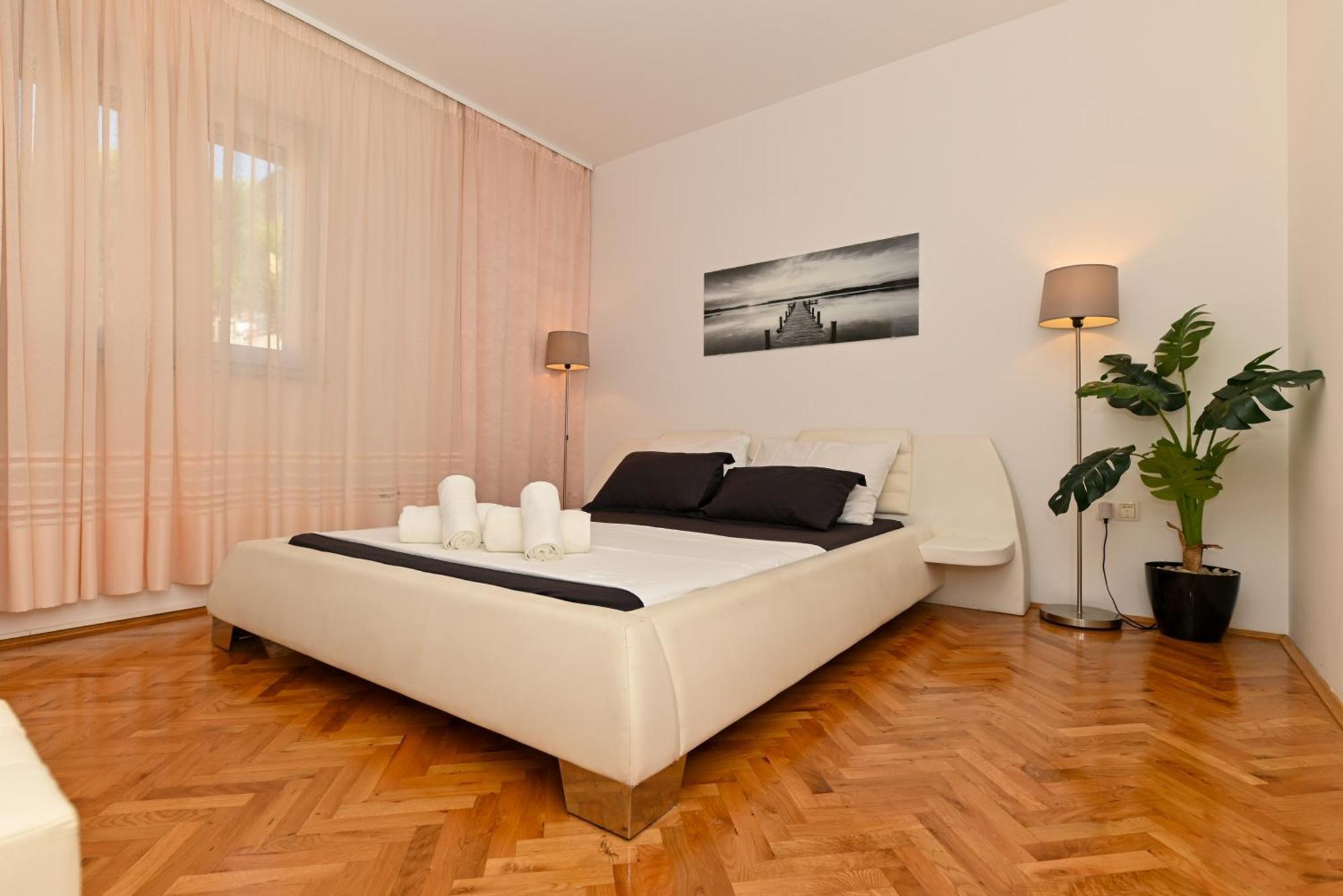 Sunny Place With Sea View โตรกีร์ ภายนอก รูปภาพ