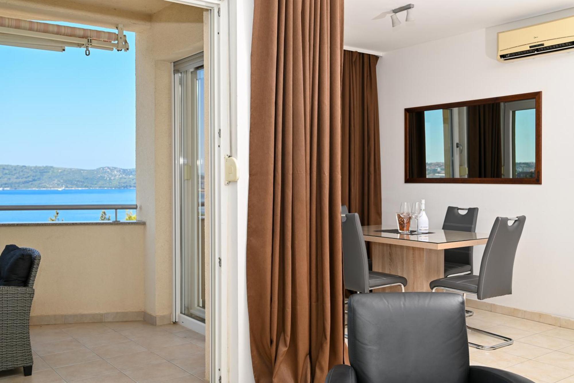 Sunny Place With Sea View โตรกีร์ ภายนอก รูปภาพ